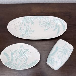 Rare Anthropologie 3-Piece Blue Lily Retired Ceramic Vanity & Trinket Tray Set